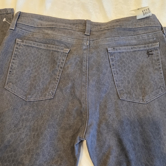 ‼️3/$30‼️ David Kahn Nikki Straight Leg Grey Python Jeans Sz 31 Snake Print New - Picture 6 of 16